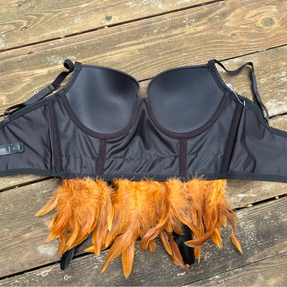 Vintage Bebe Boho Bustier with Sequins and Feather details NWT Size Small - Picture 3 of 15